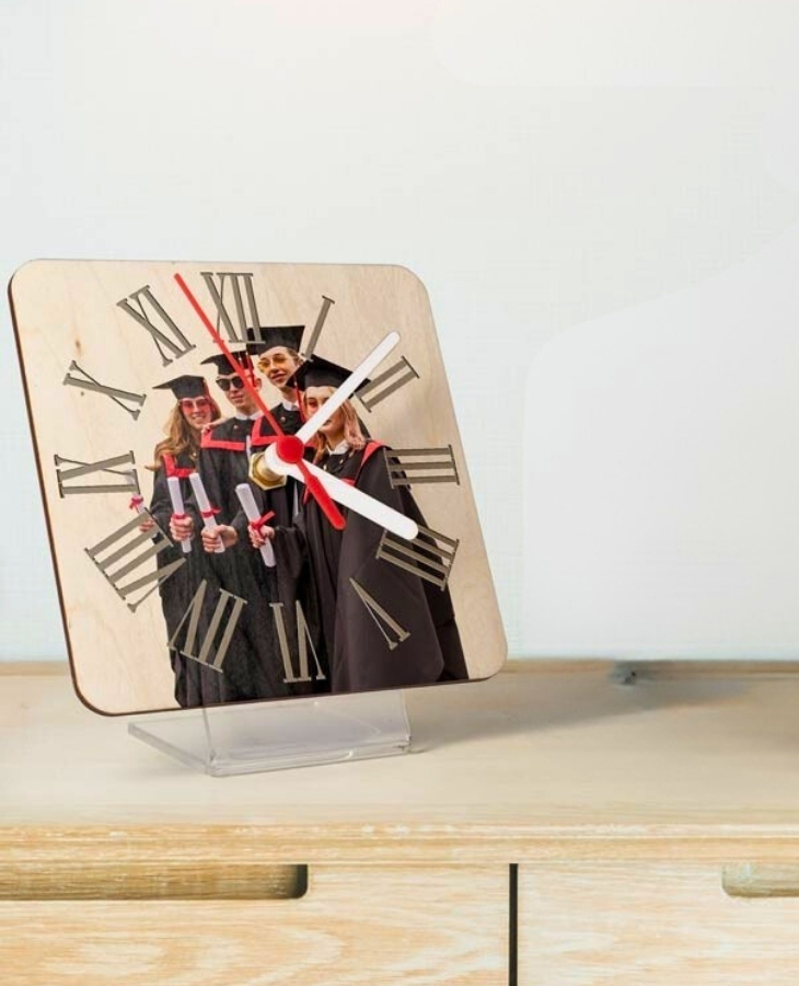 Relojes de sobremesa de madera personalizados - Imagen 2