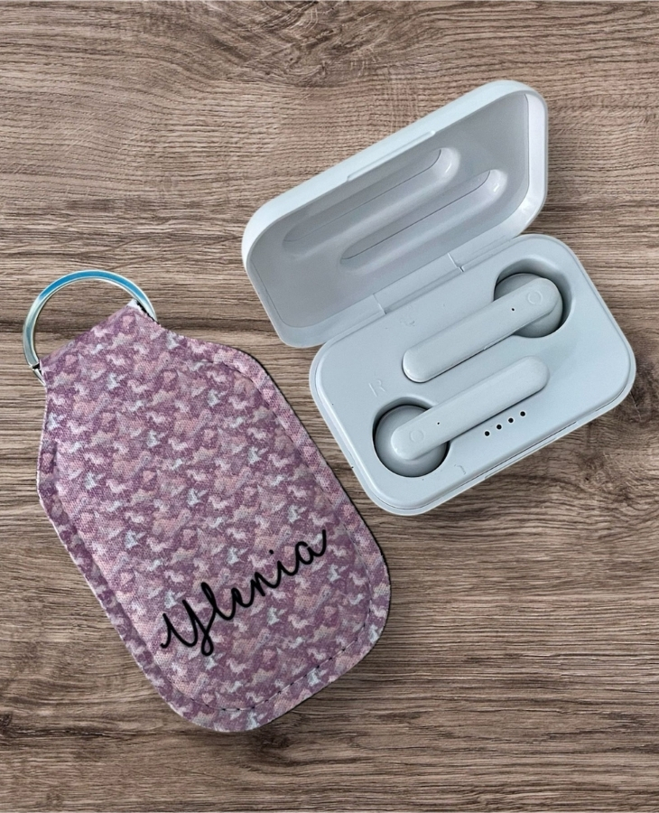 Auriculares inalámbricos con funda llavero