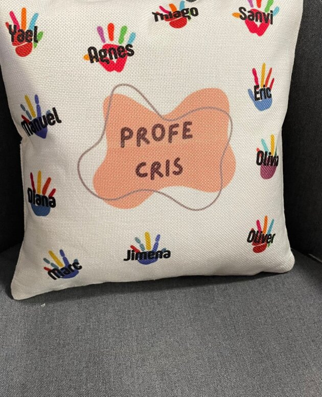 Cojín personalizado para profe con nombres